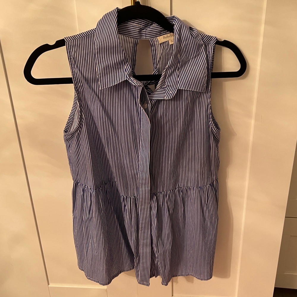 Sleeveless top